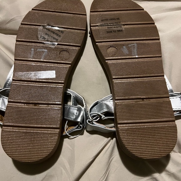 Women sandals - Picture 2 of 2
